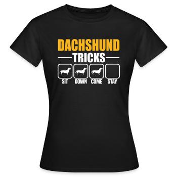 Dachshund Tricks - Frauen T-Shirt - Schwarz - Vorne - AI Model Female 172 dark (172cm)