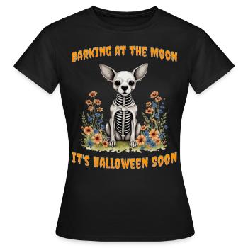 Aboyer à la lune, c’est bientôt Halloween - T-shirt Femme - noir - Devant - AI Model Female 172 dark (172cm)