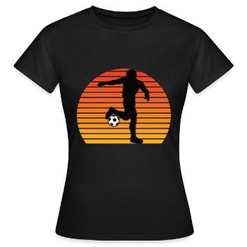 Fußballspieler - Frauen T-Shirt - Schwarz - Vorne - AI Model Female 172 dark (172cm)