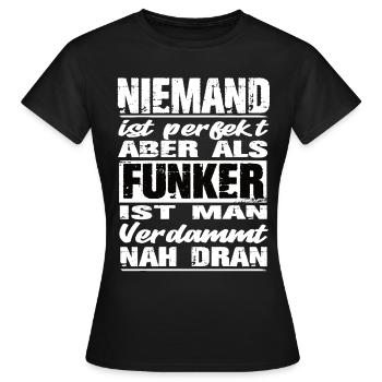 Funker - Frauen T-Shirt - Schwarz - Vorne - AI Model Female 172 dark (172cm)
