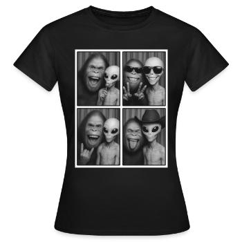 Bigfoot, Alien, Photo, Photo Booth, Alien - Women's T-Shirt - black - Front - AI Model Female 172 dark (172cm)