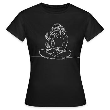 Mama & Ich: Liebevolle Umarmung - Frauen T-Shirt - Schwarz - Vorne - AI Model Female 172 dark (172cm)