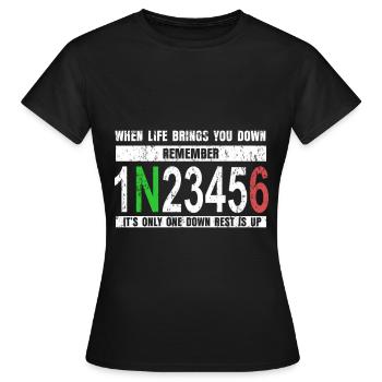 Motocycliste cadeau moteur à deux roues - T-shirt Femme - noir - Devant - AI Model Female 172 dark (172cm)