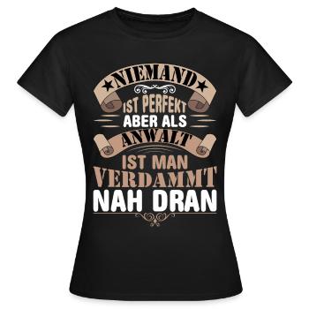 Anwalt - Frauen T-Shirt - Schwarz - Vorne - AI Model Female 172 dark (172cm)
