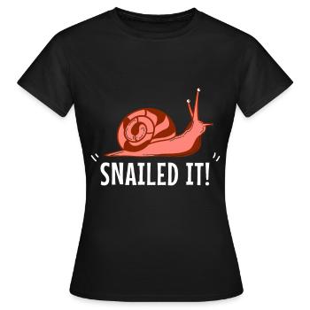 Escargoté! Cadeau pour les fans d'escargots et d'escargots - T-shirt Femme - noir - Devant - AI Model Female 172 dark (172cm)