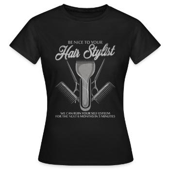 Friseur Haarschnitt - Frauen T-Shirt - Schwarz - Vorne - AI Model Female 172 dark (172cm)