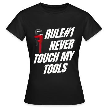 Apprenti en plomberie Plomberie Tuyauterie - T-shirt Femme - noir - Devant - AI Model Female 172 dark (172cm)
