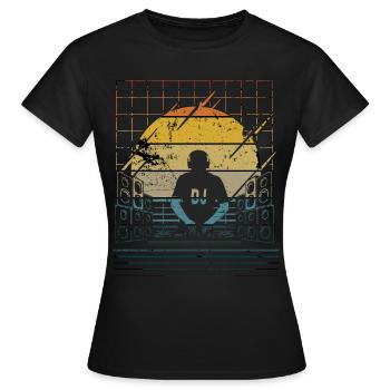 Disc Jockey DJ Rave Synthesizer Geschenk CD Mixer - Frauen T-Shirt - Schwarz - Vorne - AI Model Female 172 dark (172cm)