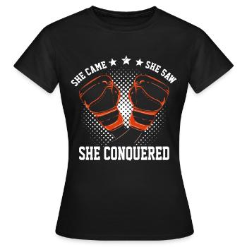 Boxing Gloves - She Came She Shaw She Conquered - Frauen T-Shirt - Schwarz - Vorne - AI Model Female 172 dark (172cm)