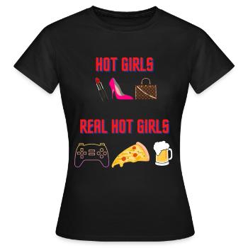 Hot Girls Vs. Real Hot Girls Lipstick vs. Pizza - Frauen T-Shirt - Schwarz - Vorne - AI Model Female 172 dark (172cm)