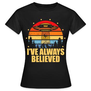 J’ai toujours cru extraterrestre - T-shirt Femme - noir - Devant - AI Model Female 172 dark (172cm)