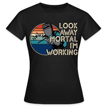 Schweißen Schweißer - Frauen T-Shirt - Schwarz - Vorne - AI Model Female 172 dark (172cm)