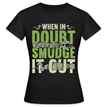 Smudging Wohnung Ausräuchern - Frauen T-Shirt - Schwarz - Vorne - AI Model Female 172 dark (172cm)
