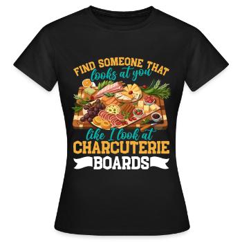 Planche de charcuterie amusante - T-shirt Femme - noir - Devant - AI Model Female 172 dark (172cm)