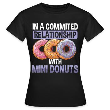 Donuts Donut - Frauen T-Shirt - Schwarz - Vorne - AI Model Female 172 dark (172cm)