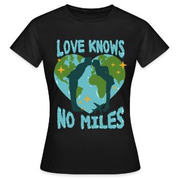 Fernbeziehung Love Knows No Miles - Frauen T-Shirt - Schwarz - Vorne - AI Model Female 172 dark (172cm)