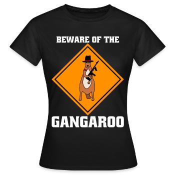 Känguru Warnung bewaffnete Kängurus - Frauen T-Shirt - Schwarz - Vorne - AI Model Female 172 dark (172cm)