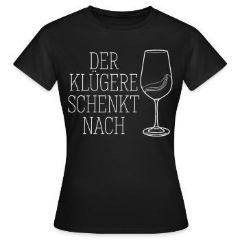 Wein Rotwein Weißwein - Frauen T-Shirt - Schwarz - Vorne - AI Model Female 172 dark (172cm)