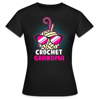 Stricken Grossmutter - Frauen T-Shirt - Schwarz - Vorne - AI Model Female 172 dark (172cm)