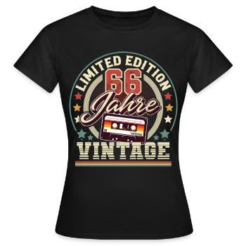 66. Geburtstag Vintage Audiokassette 66 Jahre - Frauen T-Shirt - Schwarz - Vorne - AI Model Female 172 dark (172cm)