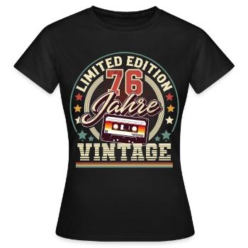 76. Geburtstag Vintage Audiokassette 76 Jahre - Frauen T-Shirt - Schwarz - Vorne - AI Model Female 172 dark (172cm)