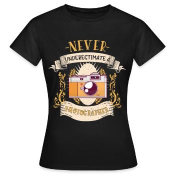 Photographe Instantané Artiste Cadeau Drôle - T-shirt Femme - noir - Devant - AI Model Female 172 dark (172cm)