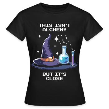 Pas d'alchimie, on y est presque | Laboratoire de chimie - T-shirt Femme - noir - Devant - AI Model Female 172 dark (172cm)