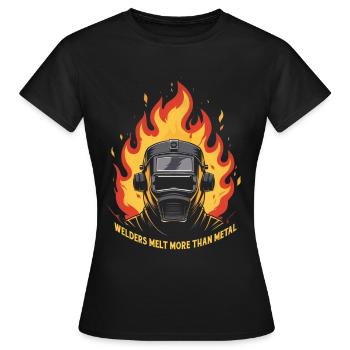 Flammenhelm: Brennende Metallkunst - Frauen T-Shirt - Schwarz - Vorne - AI Model Female 172 dark (172cm)