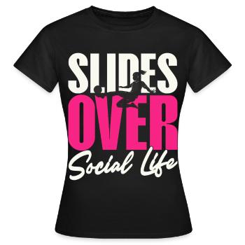 Glisse sur la vie sociale des filles de football - T-shirt Femme - noir - Devant - AI Model Female 172 dark (172cm)