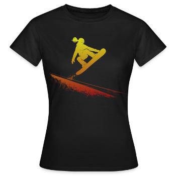 Snowboarderin Slopestyle Action Freestyle Sprung - Frauen T-Shirt - Schwarz - Vorne - AI Model Female 172 dark (172cm)