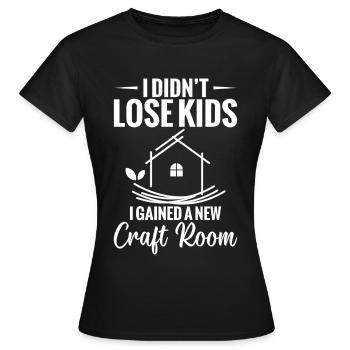 Empty Nester Syndrom High School Grad Empty Nest - Women's T-Shirt - black - Front - AI Model Female 172 dark (172cm)