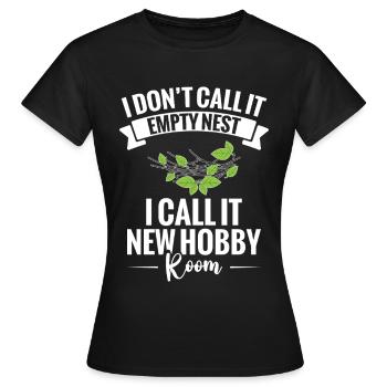  Empty Nest Mom of High School Grad Empty Nester - Women's T-Shirt - black - Front - AI Model Female 172 dark (172cm)