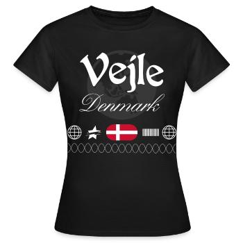 Vejle Dänemark Streetwear Reise Souvenir - Frauen T-Shirt - Schwarz - Vorne - AI Model Female 172 dark (172cm)