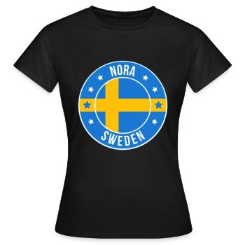 Nora Sweden Emblem Kreisflaggen-Design - Frauen T-Shirt - Schwarz - Vorne - AI Model Female 172 dark (172cm)