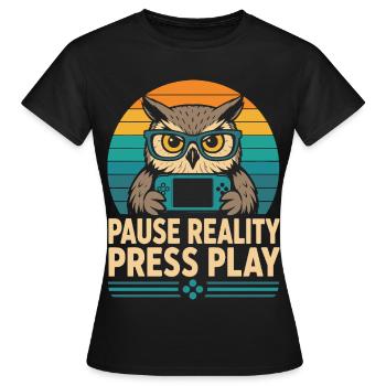 Break Reality Press Play Gamer Owl - Women's T-Shirt - black - Front - AI Model Female 172 dark (172cm)