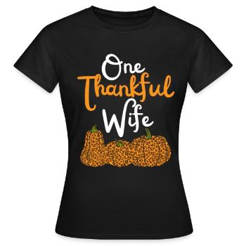 Thankful wife Mama Autumn Leaves Gratitude - Women's T-Shirt - black - Front - AI Model Female 172 dark (172cm)
