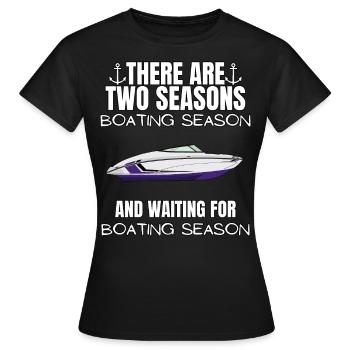 Boot Regatta . Motorboot Motoryacht . Yacht Segeln - Frauen T-Shirt - Schwarz - Vorne - AI Model Female 172 dark (172cm)