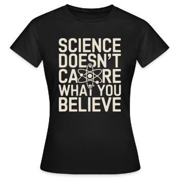 Science et recherche vs. foi - Proverbes - T-shirt Femme - noir - Devant - AI Model Female 172 dark (172cm)