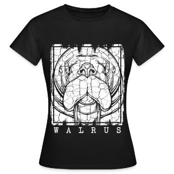 Walross - Frauen T-Shirt - Schwarz - Vorne - AI Model Female 172 dark (172cm)