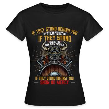 Wikinger - Frauen T-Shirt - Schwarz - Vorne - AI Model Female 172 dark (172cm)