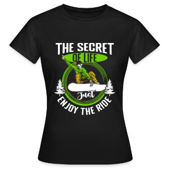 Snowboarder Schnee Pistensau - Women's T-Shirt - black - Front - AI Model Female 172 dark (172cm)