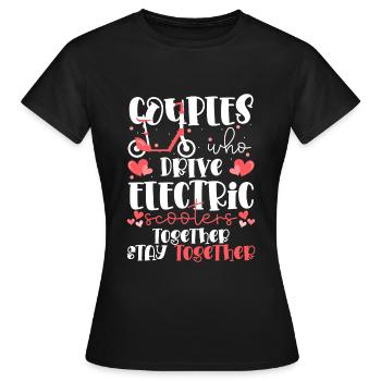 Rollerfahrer Strom Batterie - Frauen T-Shirt - Schwarz - Vorne - AI Model Female 172 dark (172cm)