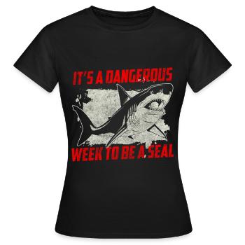 Grand requin blanc aileron dent de requin - T-shirt Femme - noir - Devant - AI Model Female 172 dark (172cm)