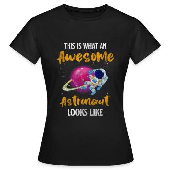 Astronaut Raumfahrt Schwerelos Galaxie - Frauen T-Shirt - Schwarz - Vorne - AI Model Female 172 dark (172cm)