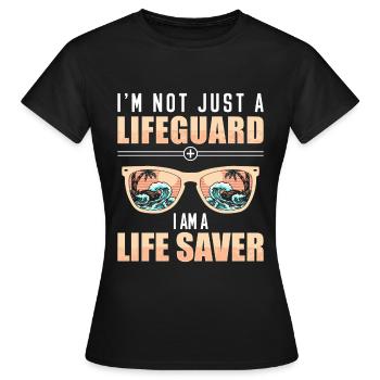 Bouée de sauvetage sauveteur sur la plage - T-shirt Femme - noir - Devant - AI Model Female 172 dark (172cm)