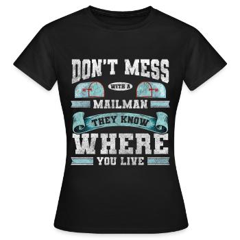 Postbote Zustellung Briefbote Bote - Frauen T-Shirt - Schwarz - Vorne - AI Model Female 172 dark (172cm)