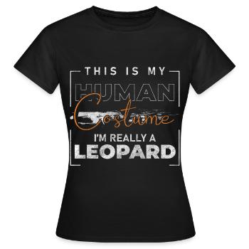 Predator Wild Animal Danger - Women's T-Shirt - black - Front - AI Model Female 172 dark (172cm)
