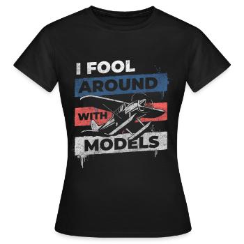 Flugzeug Fernsteuerung Pilot Testpilot - Frauen T-Shirt - Schwarz - Vorne - AI Model Female 172 dark (172cm)
