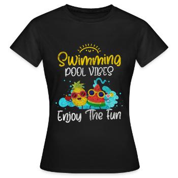 Schwimmer Sportler - Frauen T-Shirt - Schwarz - Vorne - AI Model Female 172 dark (172cm)