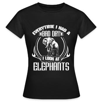 Elefant Savanne Tier Geschenkidee - Frauen T-Shirt - Schwarz - Vorne - AI Model Female 172 dark (172cm)